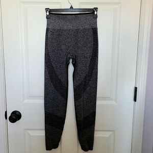 PINK Victoria Secret Seamless Tight Sz Small